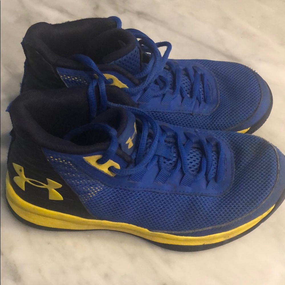 Boys under armour basketball Stephen Curry shoes